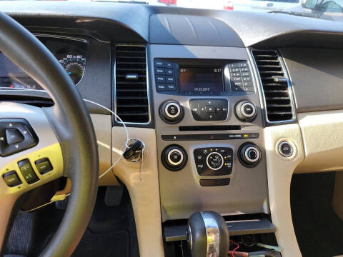2016 Ford Taurus SE