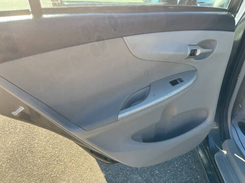 2011 Toyota Corolla LE