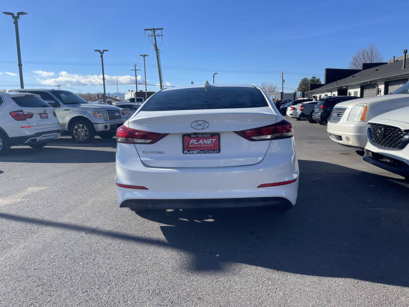 2017 Hyundai Elantra SE