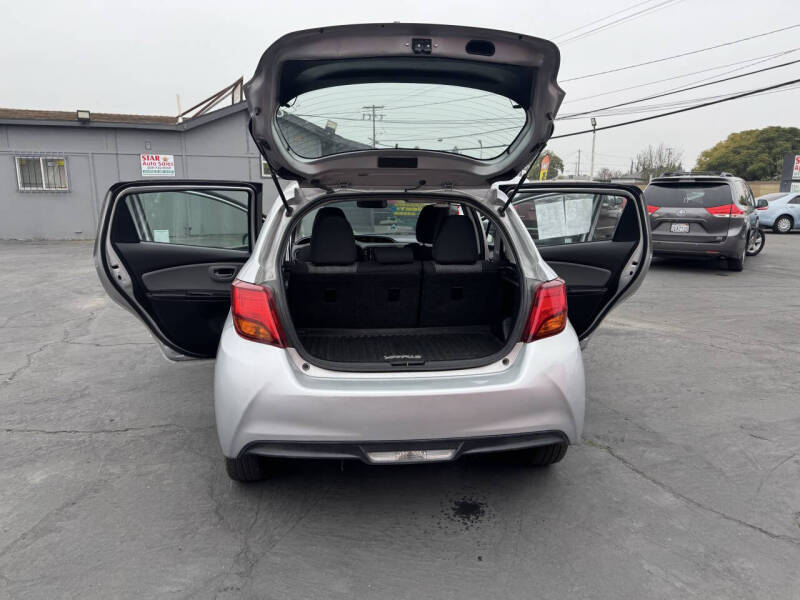 2016 Toyota Yaris 5-Door LE