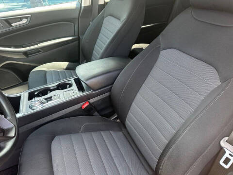 2023 Ford Edge SE
