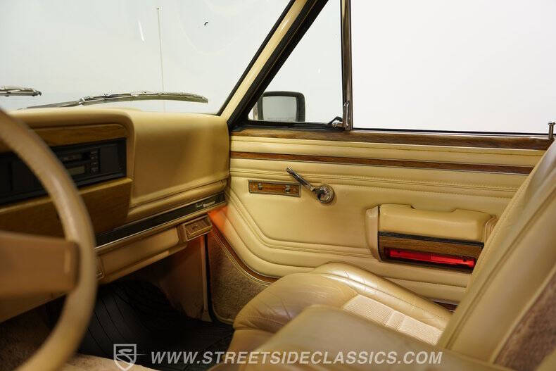 1989 Jeep Grand Wagoneer