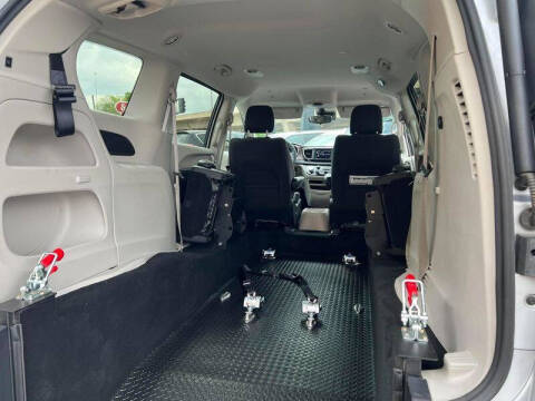 2024 Chrysler Voyager LX