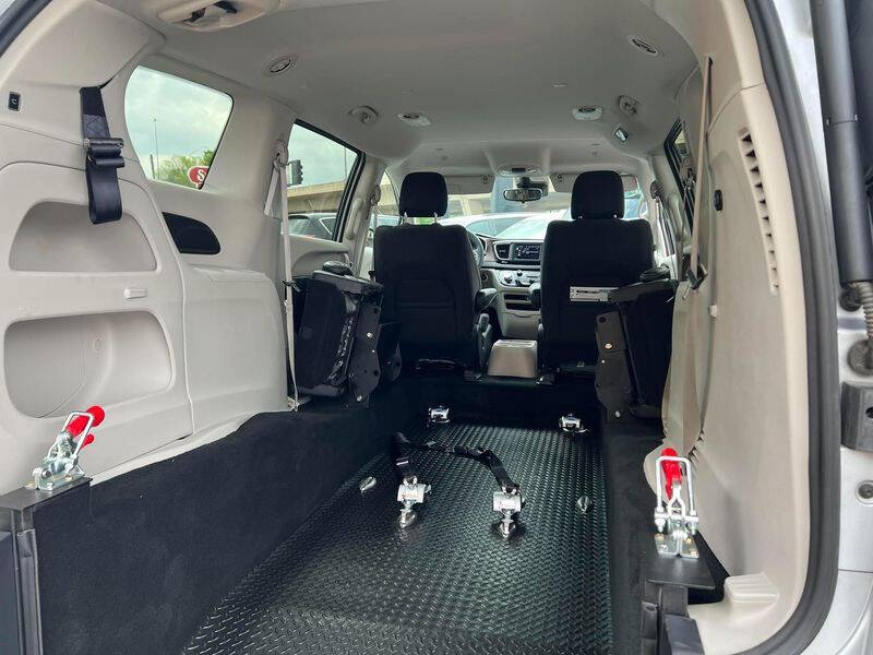 2024 Chrysler Voyager LX