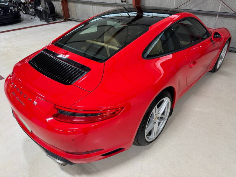 2018 Porsche 911 Carrera