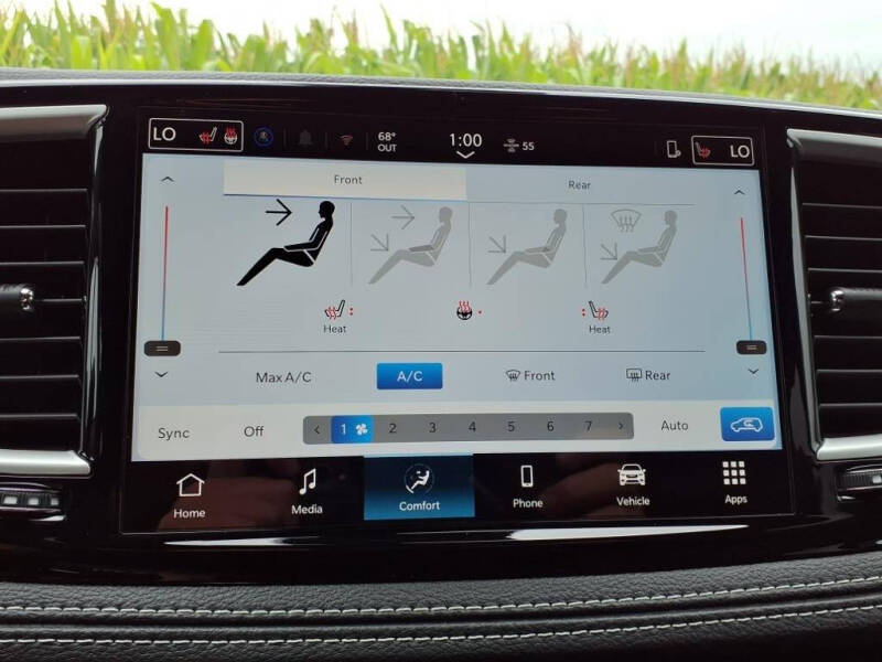 2026 Chrysler Pacifica Select