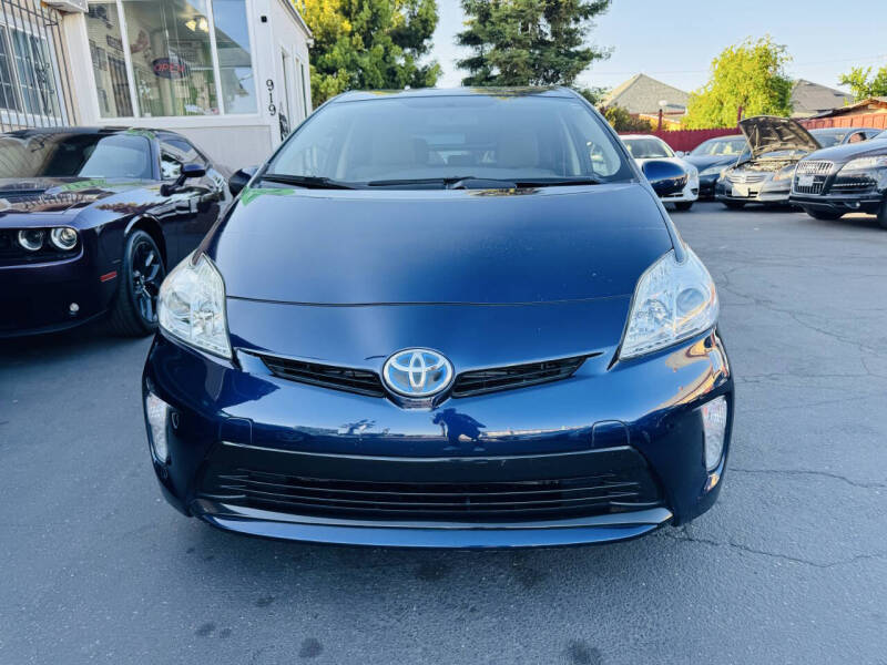 Image of 2014 Toyota Prius Three