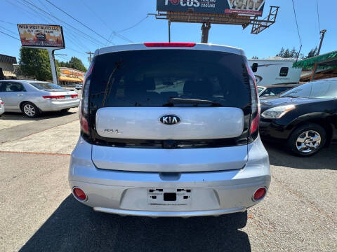 2017 Kia Soul +