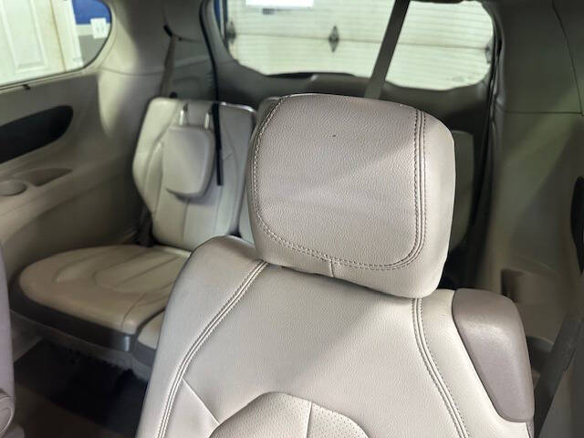 2017 Chrysler Pacifica Touring-L Plus