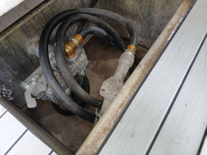 2014 Thoroughbred 58 x 15 House Boat