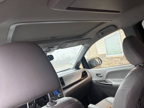 2018 Toyota Sienna XLE Premium 7-Passenger