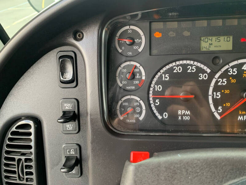 2012 Freightliner M2 106