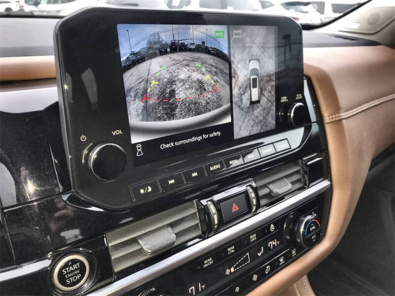 2023 Nissan Pathfinder Platinum