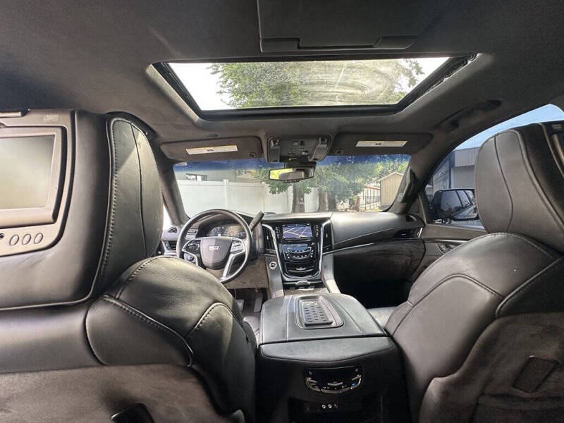 2016 Cadillac Escalade Platinum