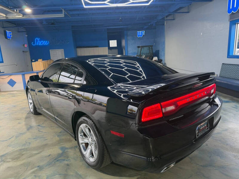 2014 Dodge Charger SXT