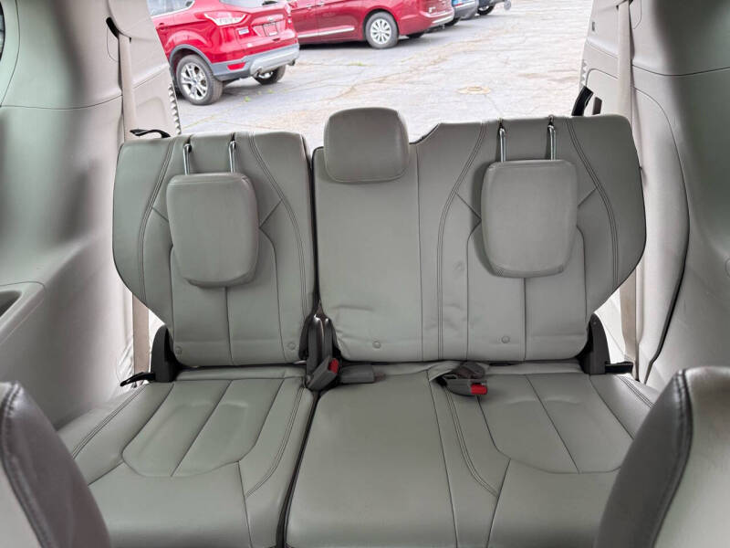 2017 Chrysler Pacifica Touring-L
