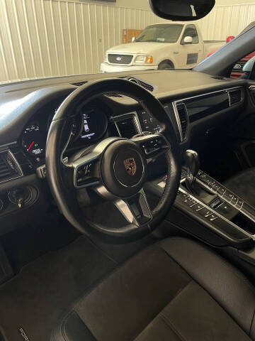 2017 Porsche Macan