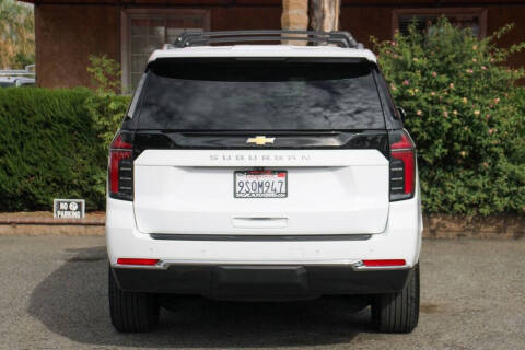 2025 Chevrolet Suburban LS