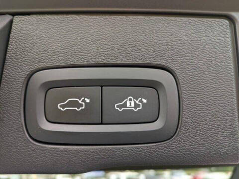 2022 Volvo XC60 B6 Inscription