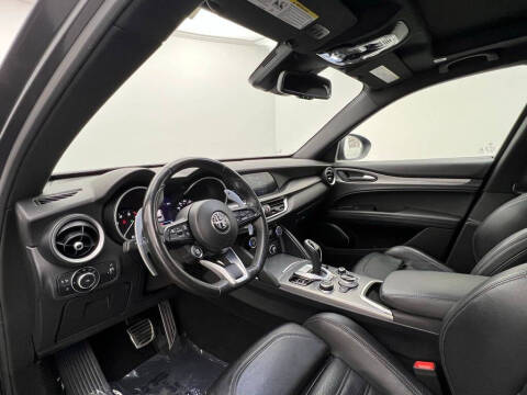 2022 Alfa Romeo Stelvio Veloce