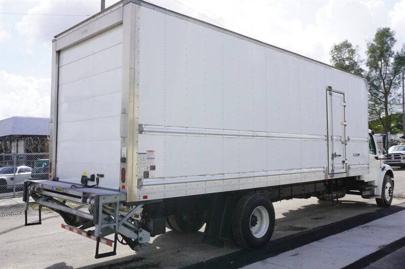 2018 Freightliner M2 106