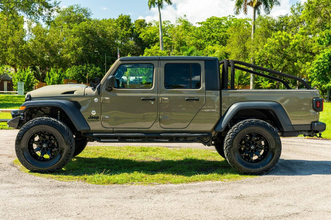2020 Jeep Gladiator Pickup - $54,999