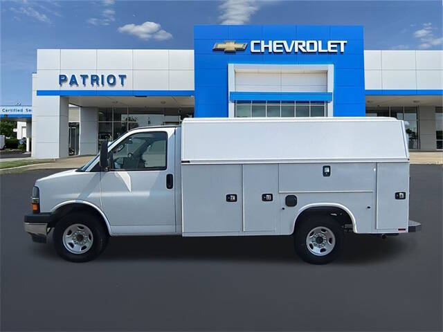 2025 Chevrolet Express 3500