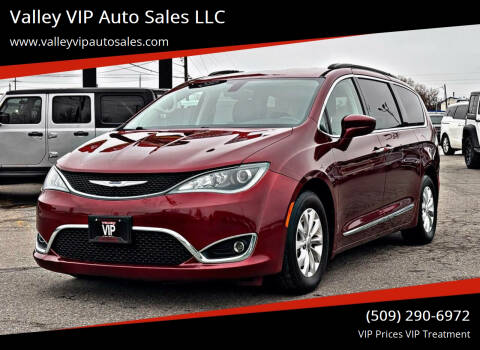 2017 Chrysler Pacifica for sale at Valley VIP Auto Sales LLC in Spokane Valley WA