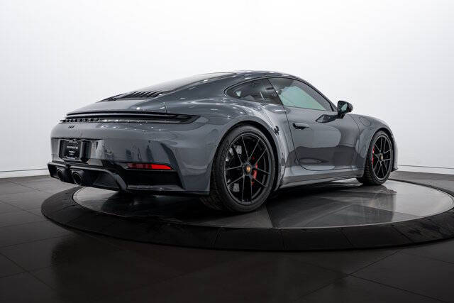 2025 Porsche 911 Carrera 4 GTS