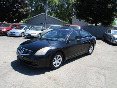 2008 Nissan Altima for sale at RJ Motors in Plano IL