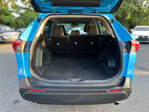 2020 Toyota RAV4 LE