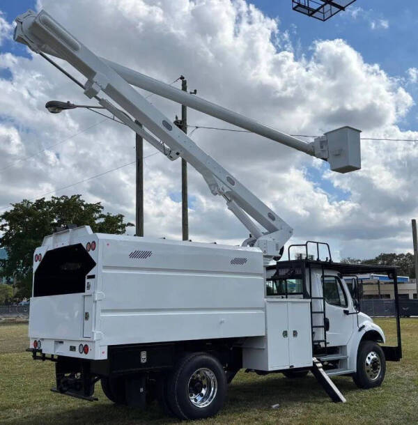 2019 Freightliner M2 106