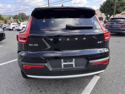 2025 Volvo XC40 B5 Core Bright Theme