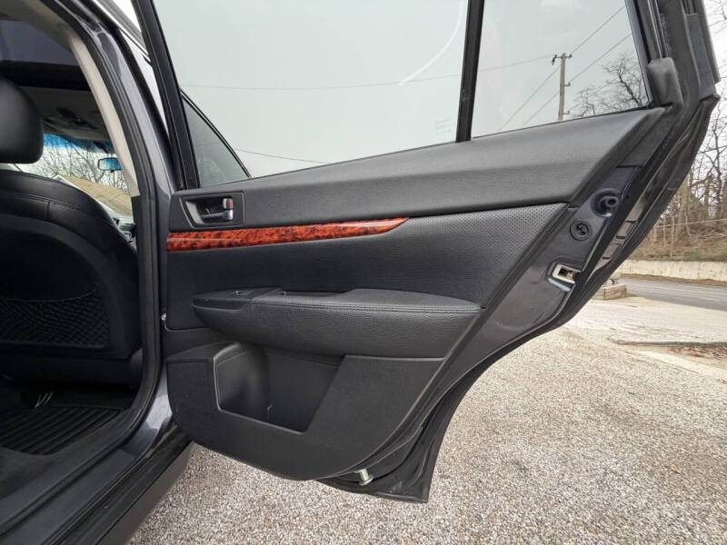 2010 Subaru Outback 2.5i Limited