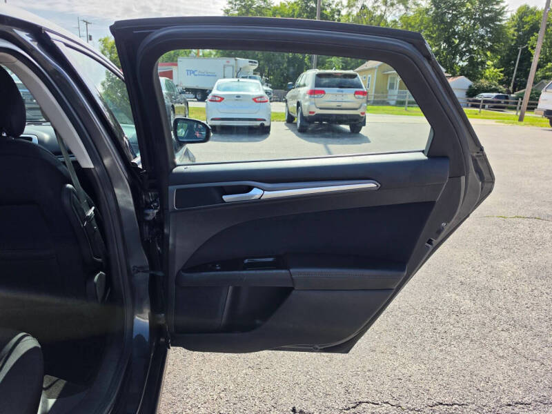 2015 Ford Fusion SE