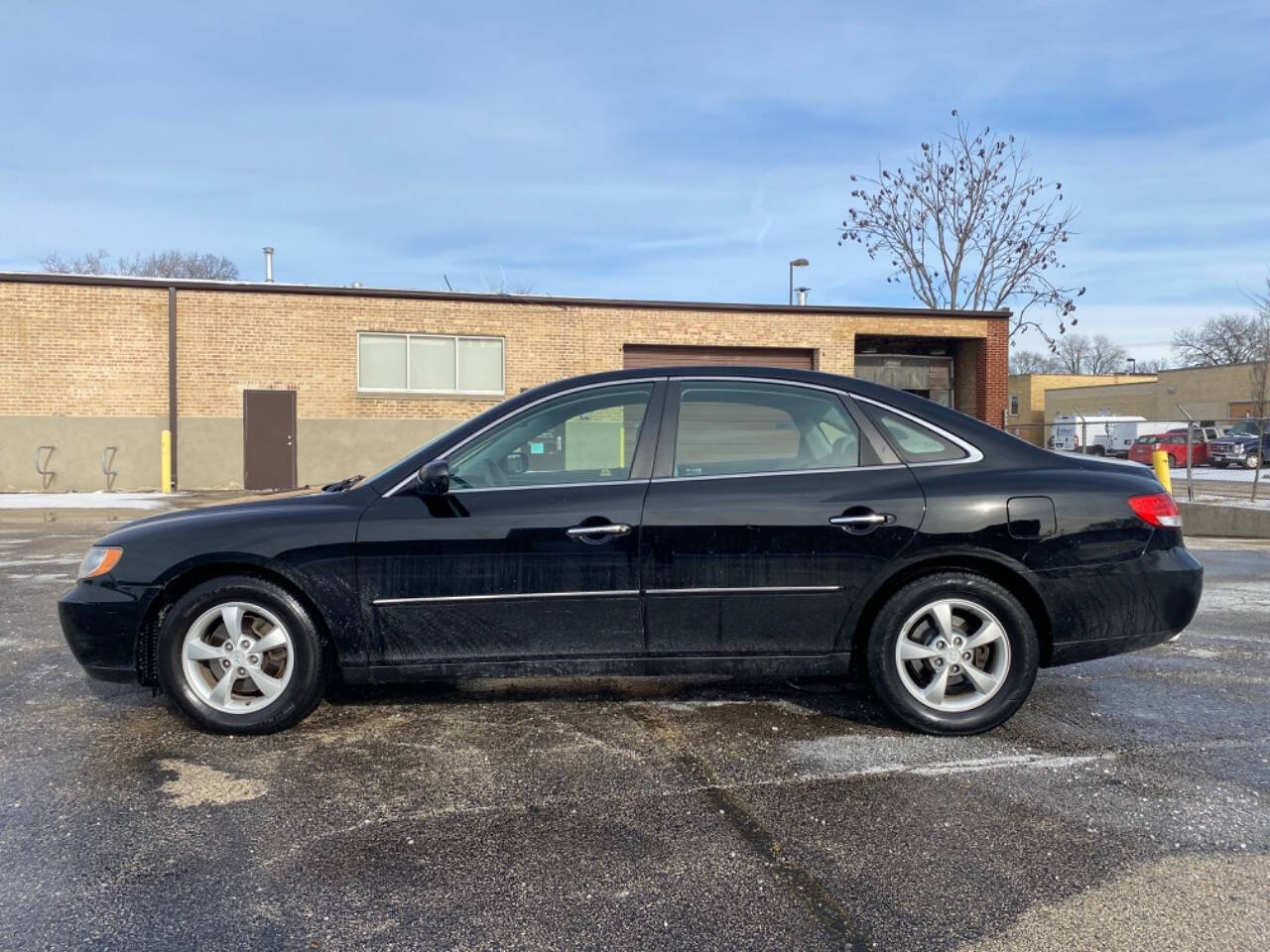 2006 Hyundai Azera for sale at Ideal Cars LLC in Skokie, IL