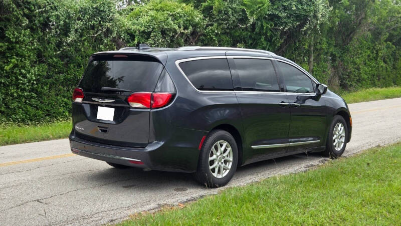 2020 Chrysler Pacifica Touring L
