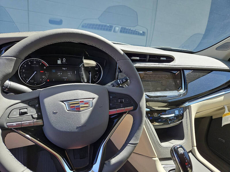 2025 Cadillac XT6 Premium Luxury