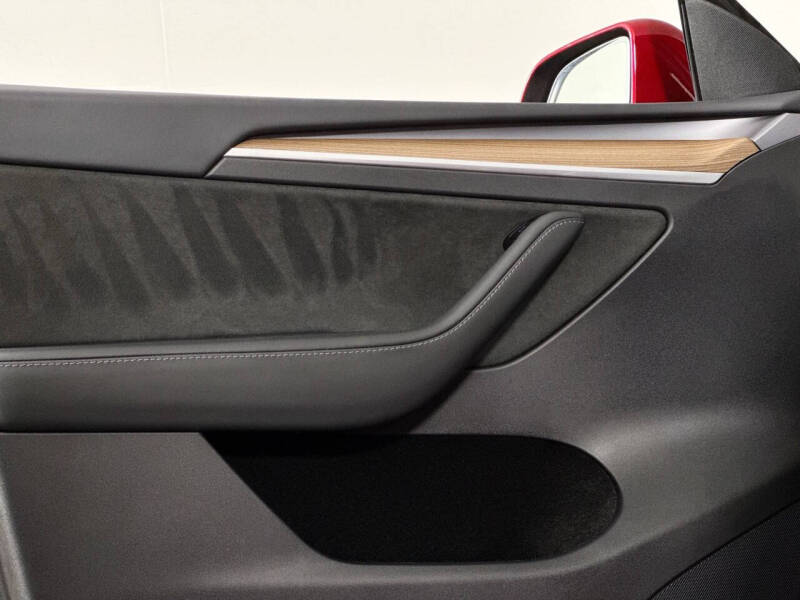 2025 Tesla Model Y Long Range