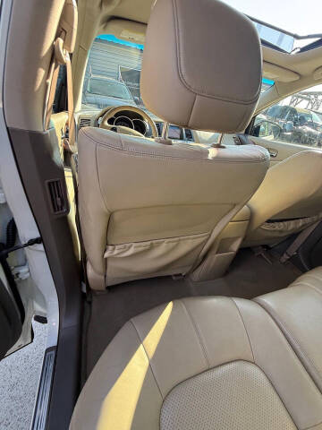 2011 Nissan Murano LE