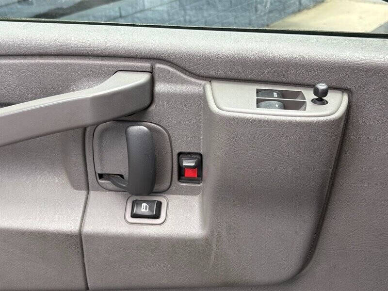 2022 Chevrolet Express 2500