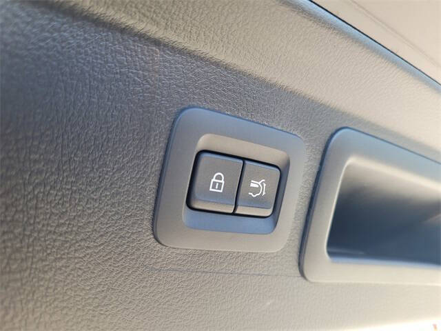 2024 Mazda CX-50 2.5 S Preferred