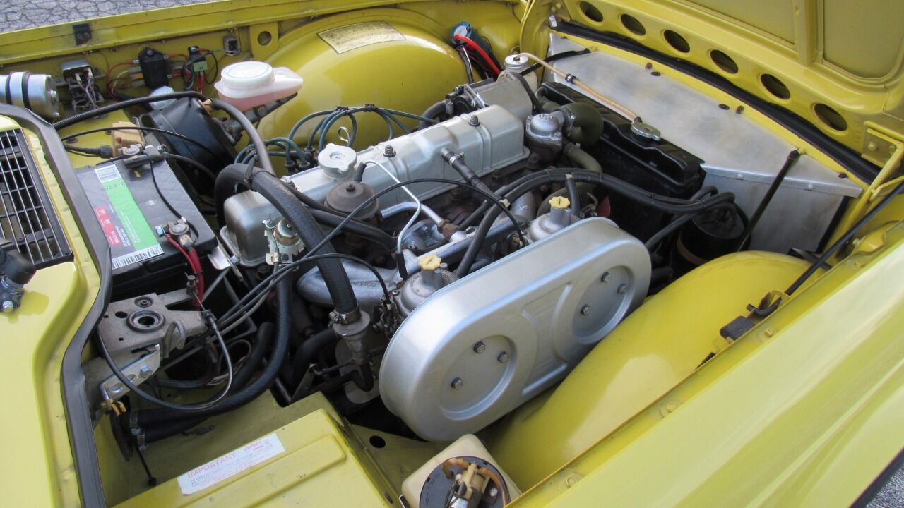 1976 Triumph TR6 18