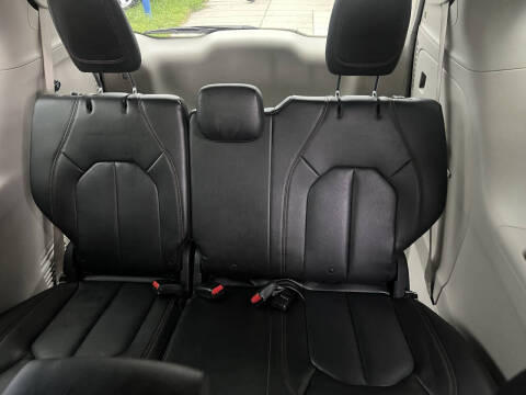 2018 Chrysler Pacifica Touring L Plus