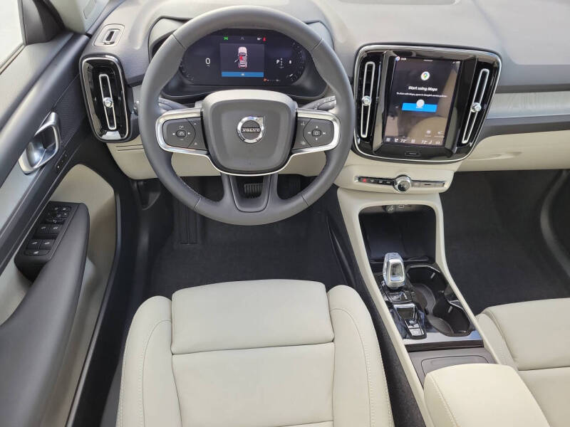 2026 Volvo XC40 B5 Plus