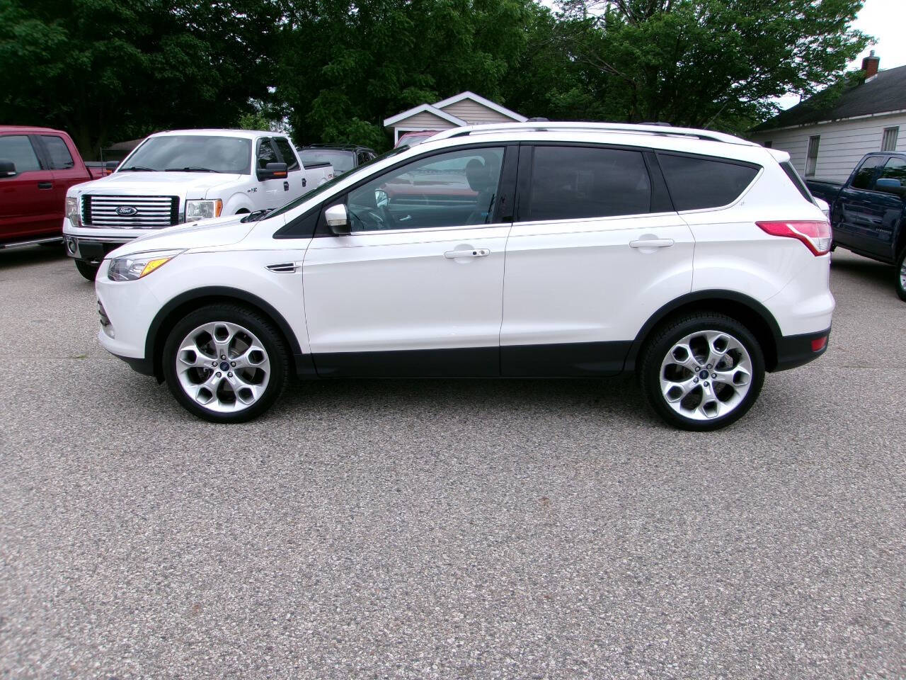 Off white 2013 Ford Escape Titanium AWD Titanium 4dr SUV 2