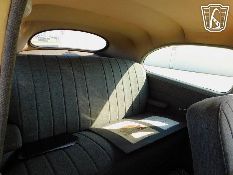 1942 Ford Super Deluxe