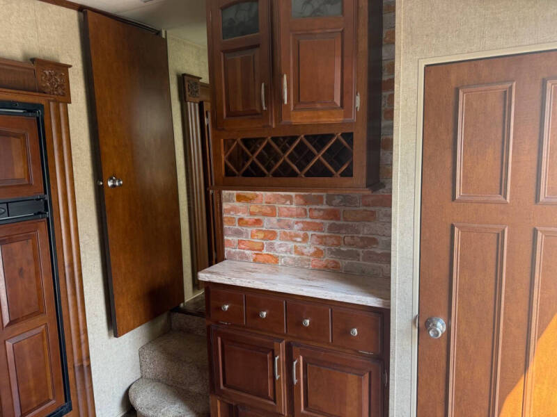 2013 KZ Stoneridge 36' 5th wheel 4 slides