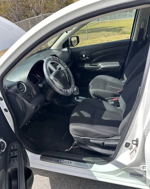 2019 Nissan Versa SV