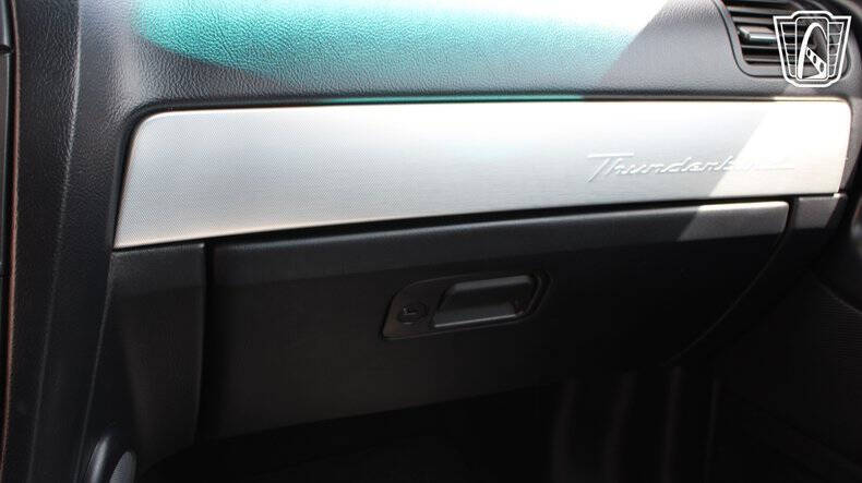 2005 Ford Thunderbird
